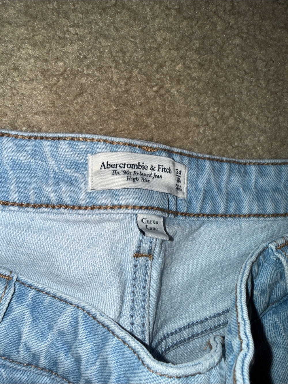 Abercrombie & Fitch Light Blue High-Rise Relaxed Jeans - Picture 2 of 7
